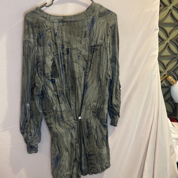 Sofia Made in Italy Olive Botanical Green Tunic Large Top leaves snake high low - Picture 5 of 7